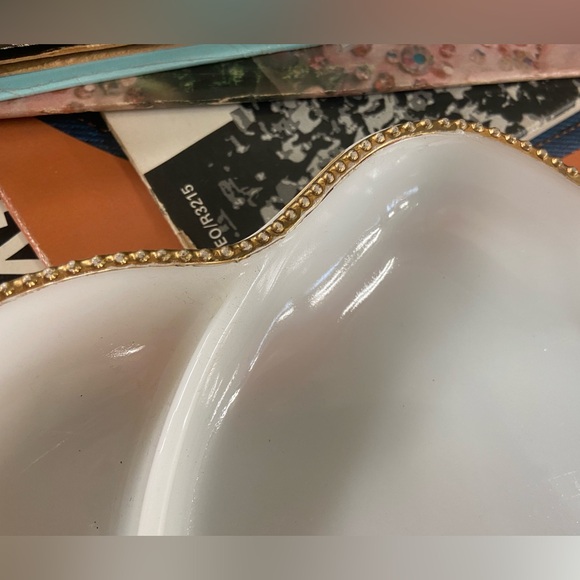 Vintage Anchor Hocking Milk Glass Dish - Picture 3 of 6